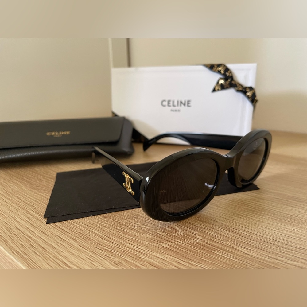 ❌SOLD❌ 
💯 Authentic CELINE Sun glasses